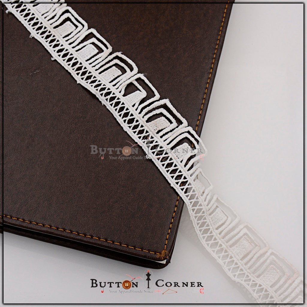 Shuttle One Side Border Lace