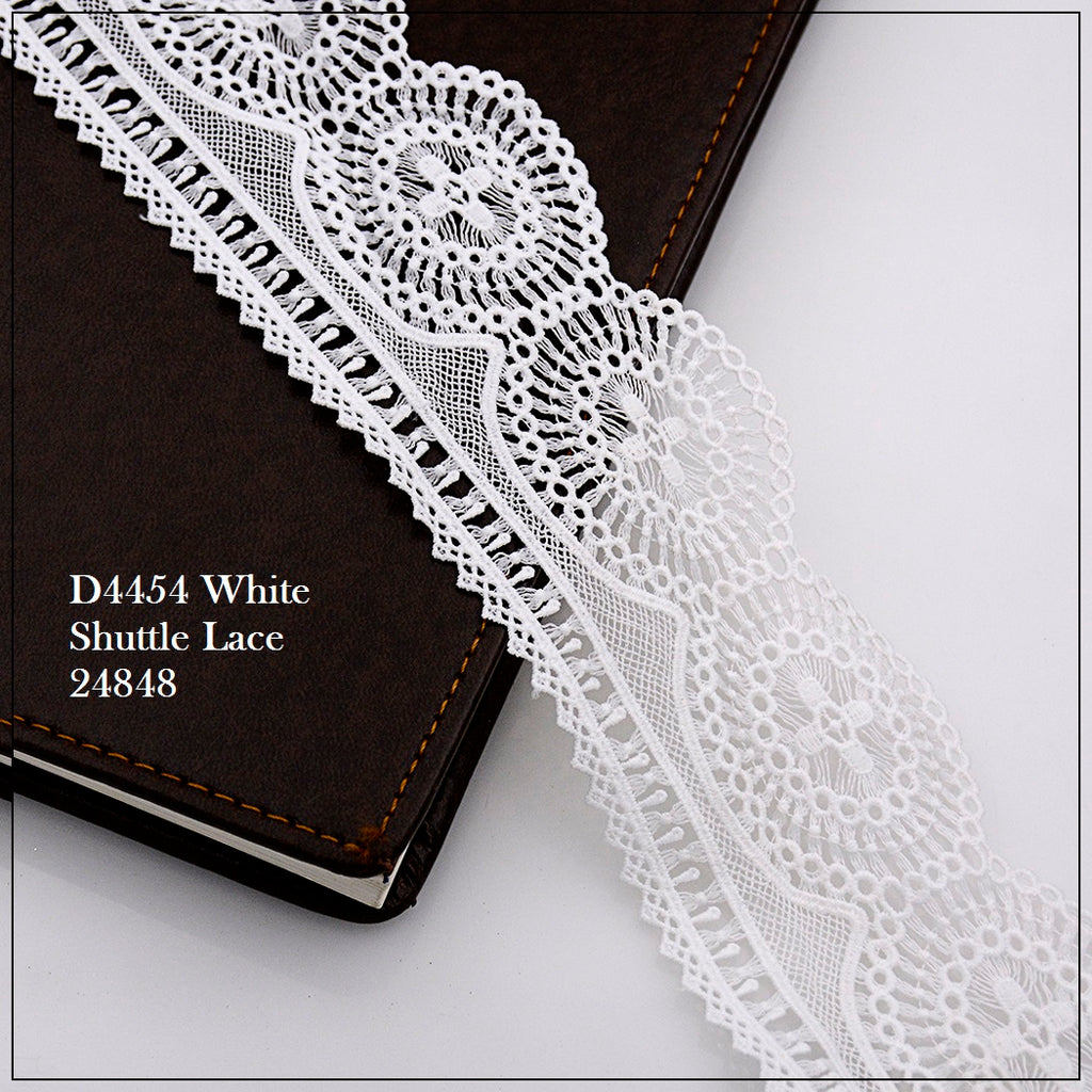 Shuttle One Side Border Lace