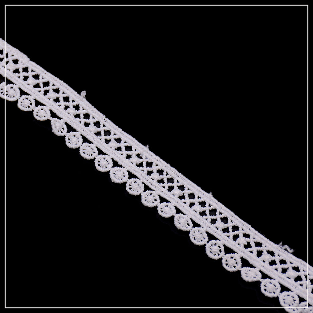 Shuttle One Side Border Lace