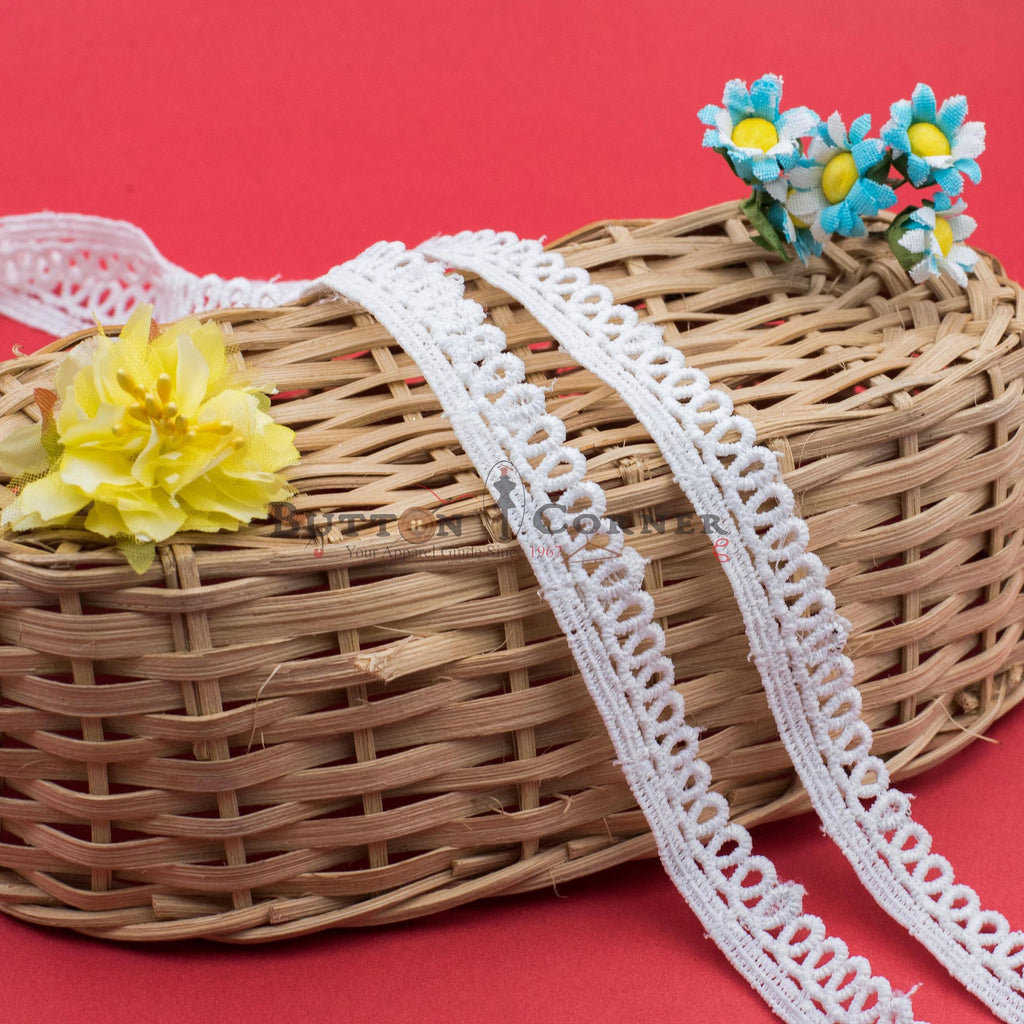 Shuttle One Side Border Lace