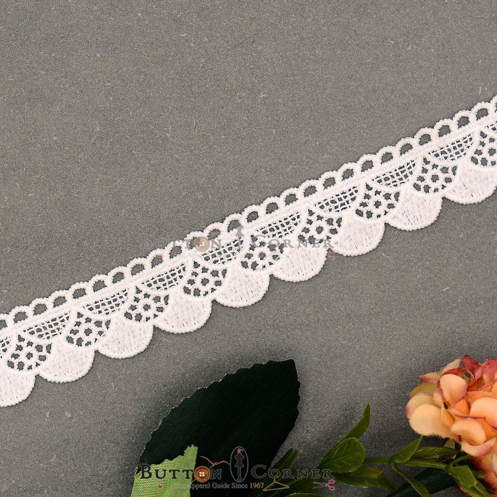 One Side Border Shuttle Lace