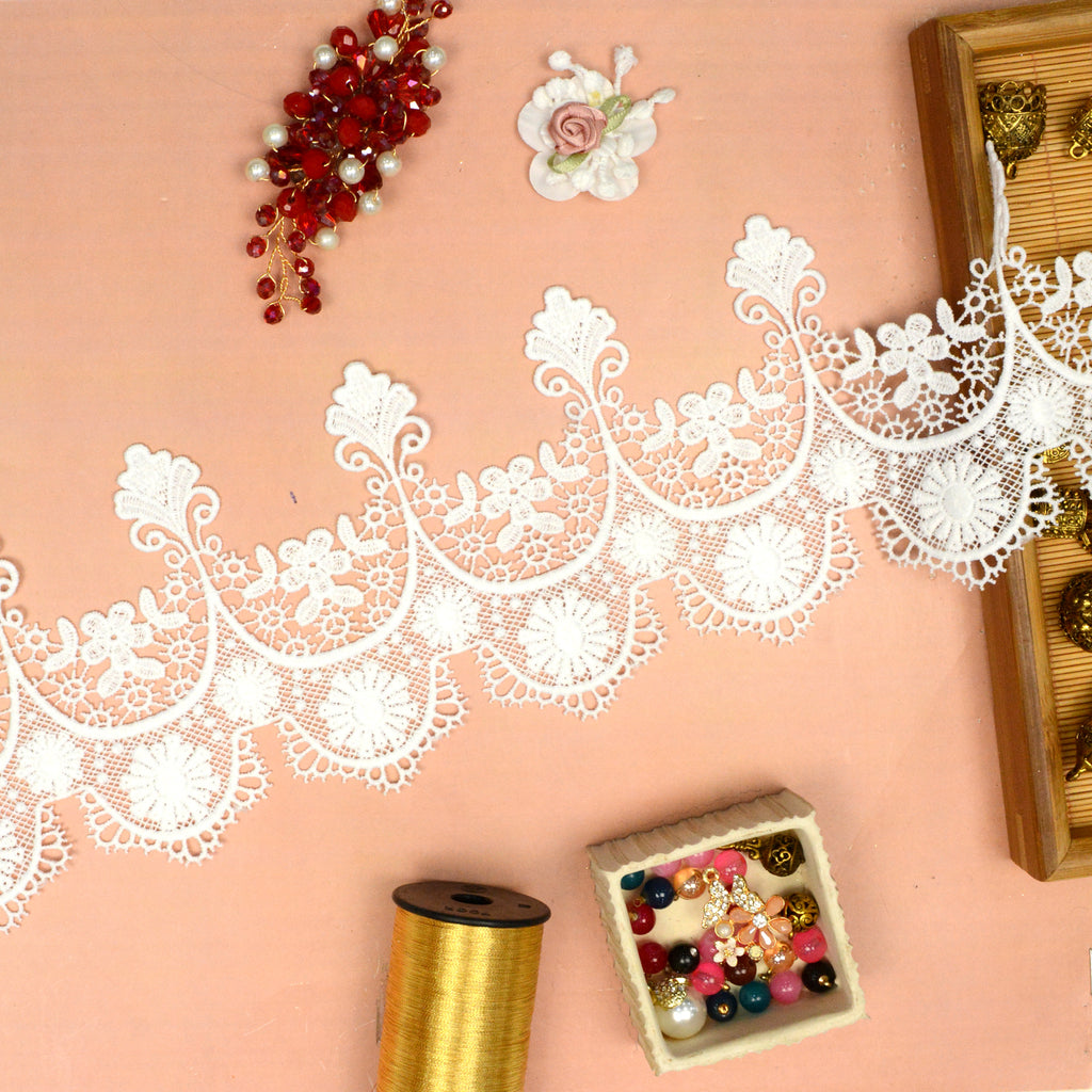 Applique Shuttle Lace