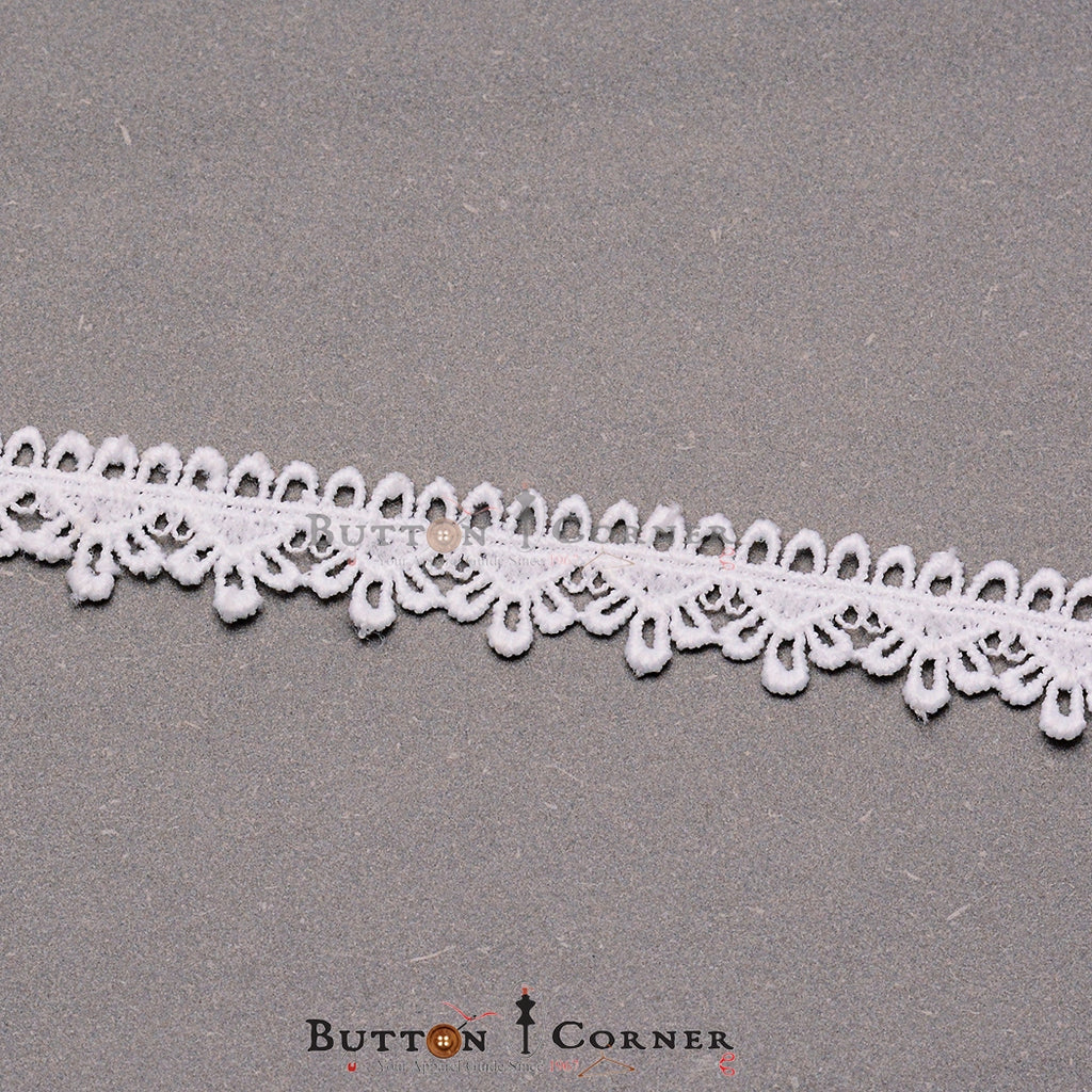 One Side Border Shuttle Lace