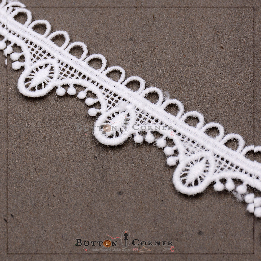 One Side Border Shuttle Lace