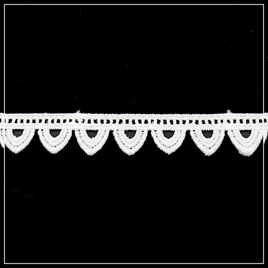 One Side Border Shuttle Lace