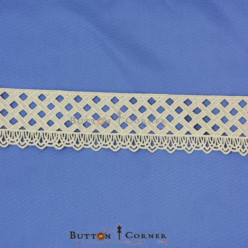 One Side Border Shuttle Lace