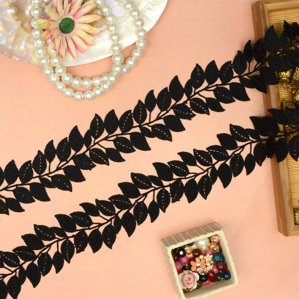 Leaf Design Shuttle Lace