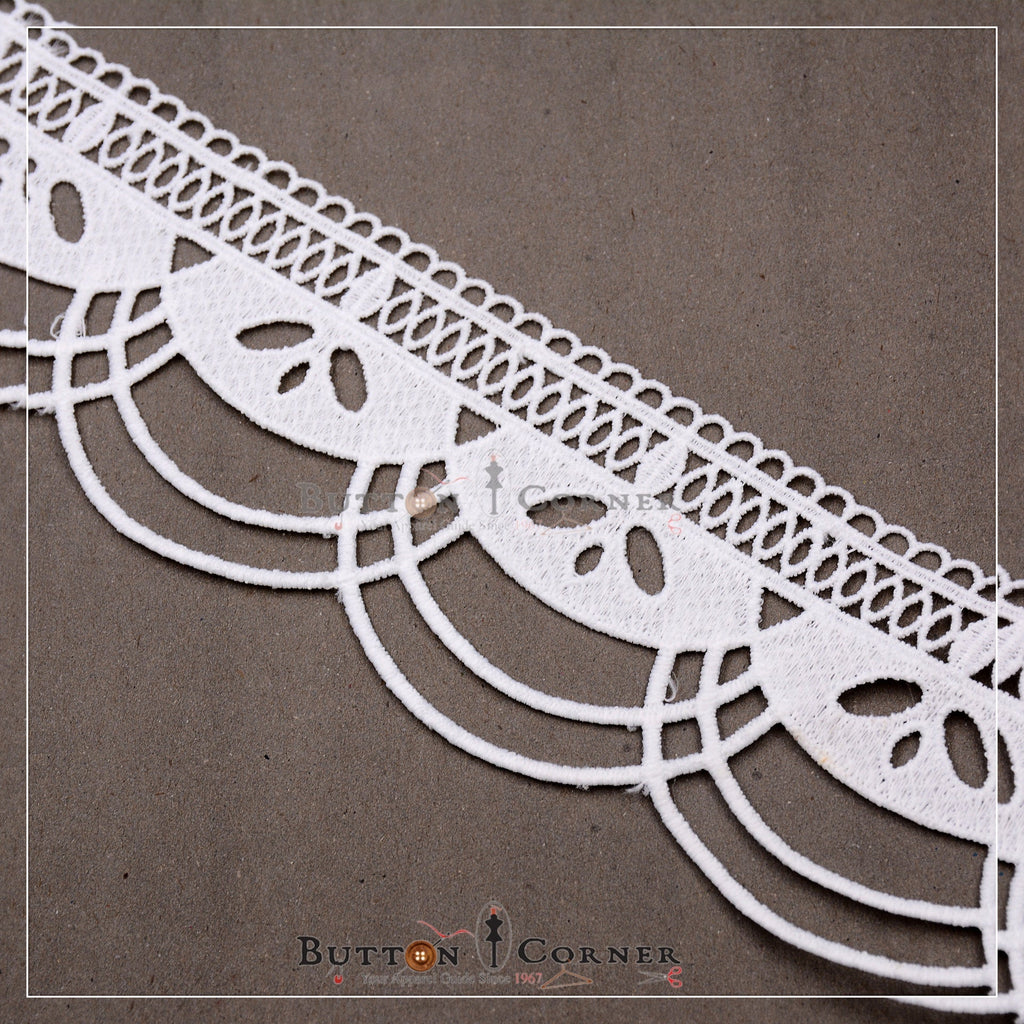 One Side Border Shuttle Lace