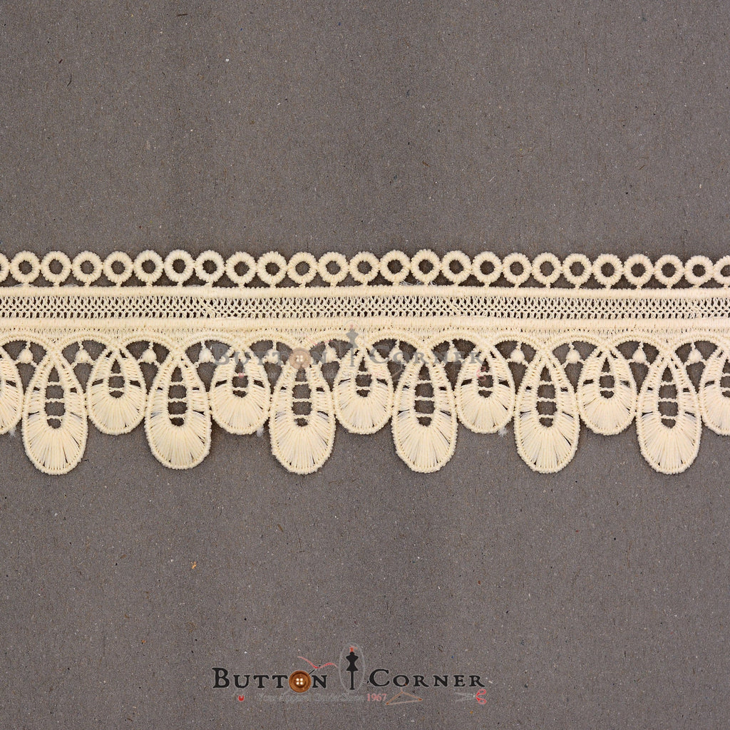 One Side Border Shuttle Lace