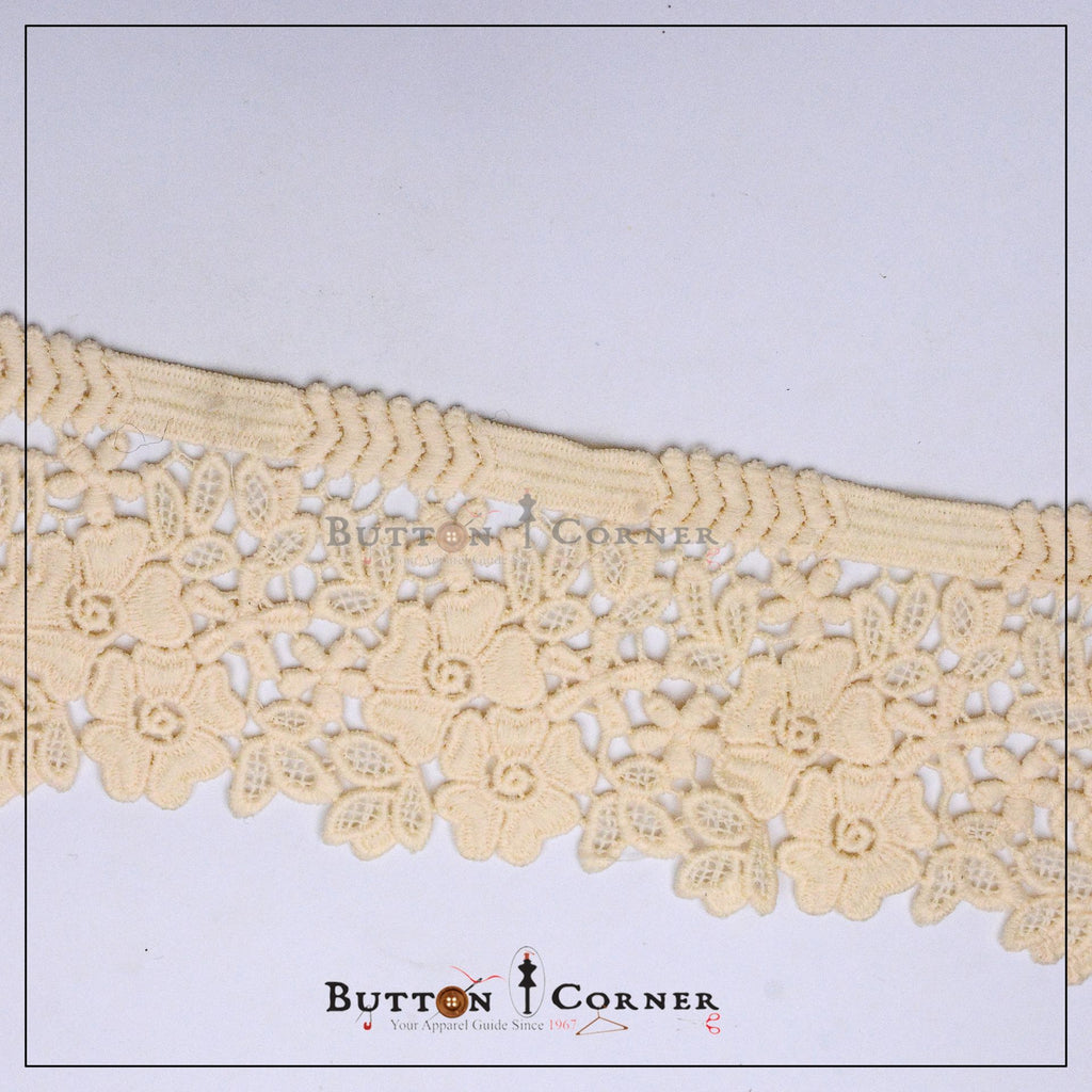One Side Border Flower Shuttle Lace