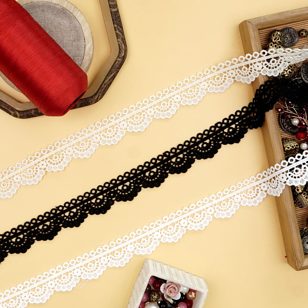 One Side Border Shuttle Lace