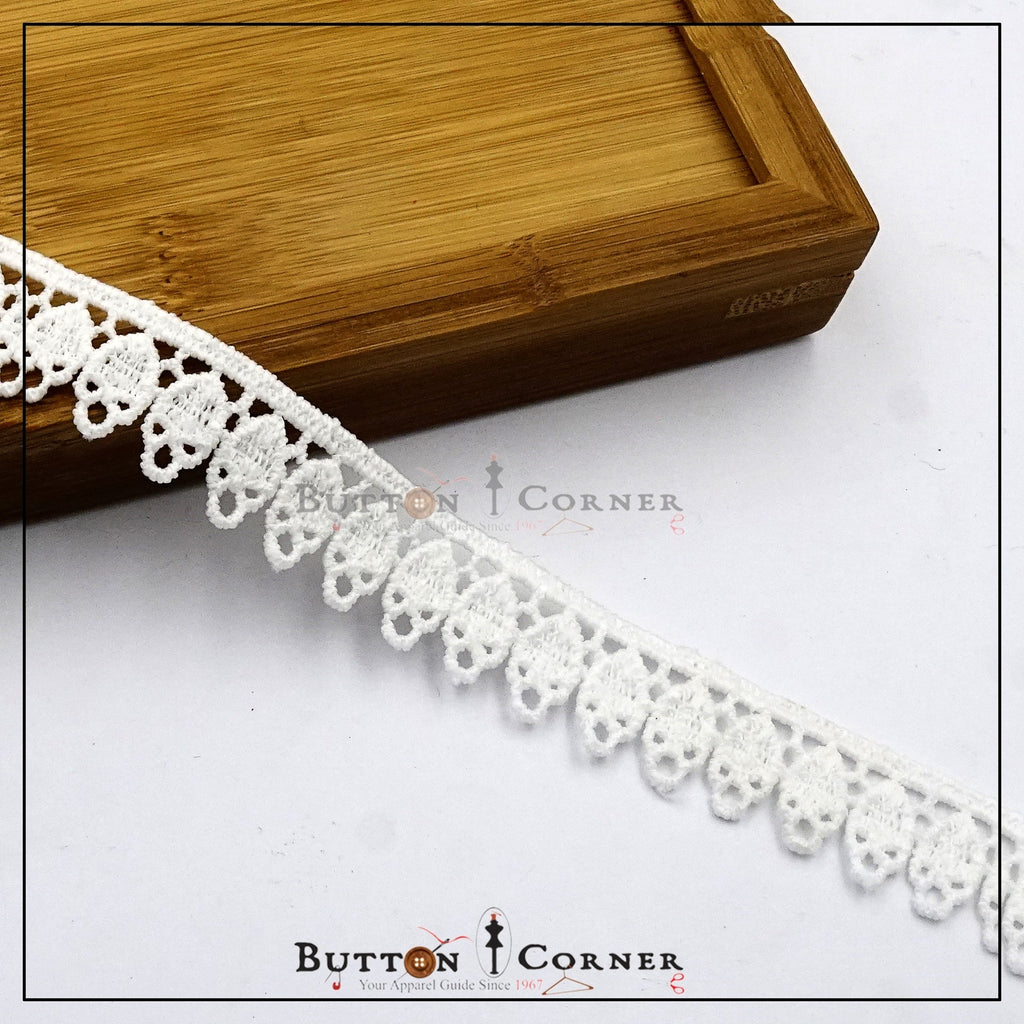 One Side Border Shuttle Lace
