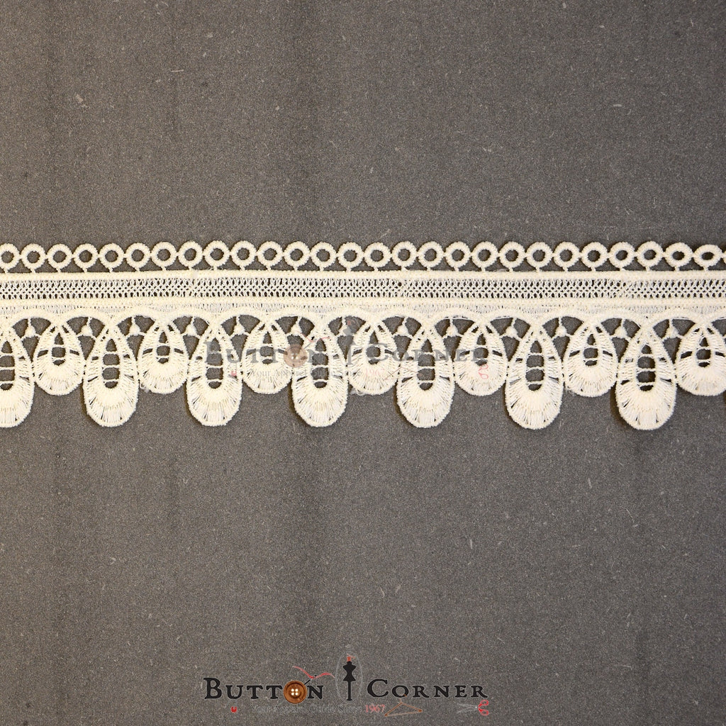 One Side Border Shuttle Lace