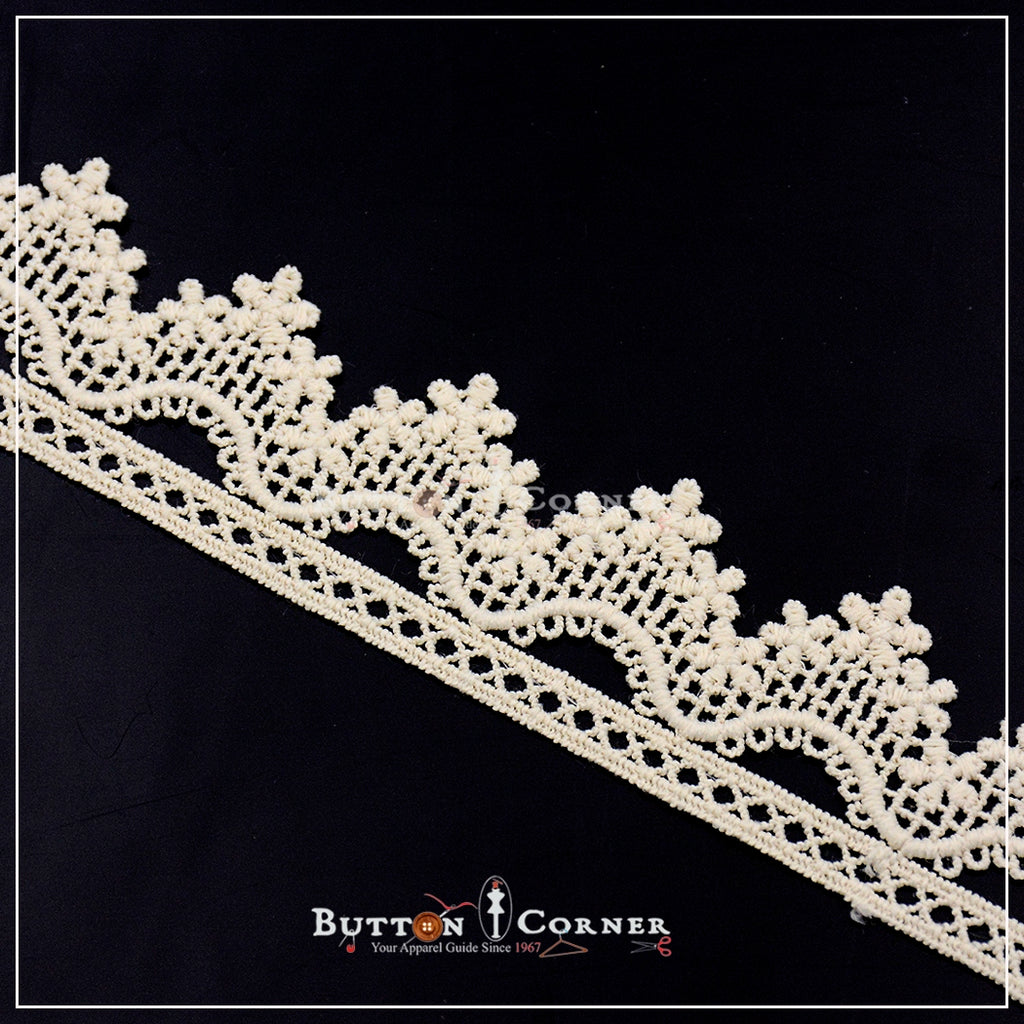 One Side Border Shuttle Lace