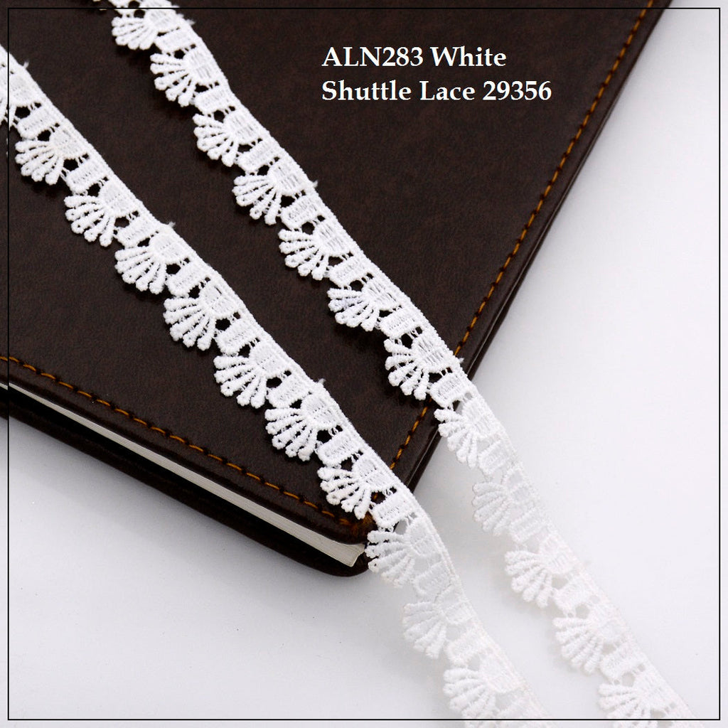 One Side Border Shuttle Lace