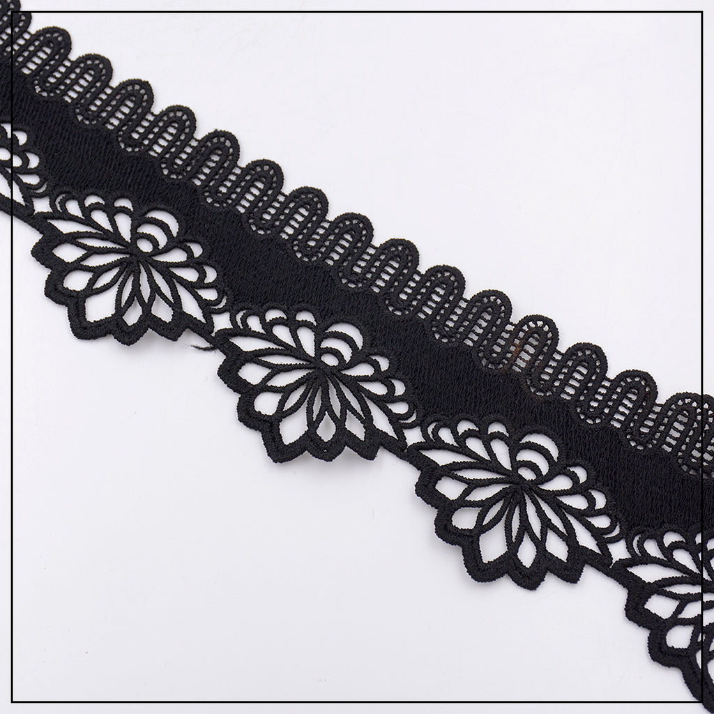 One Side Border Shuttle Lace