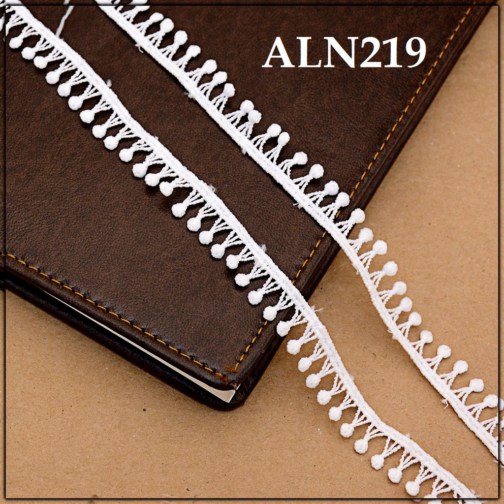 One Side Border Shuttle Lace