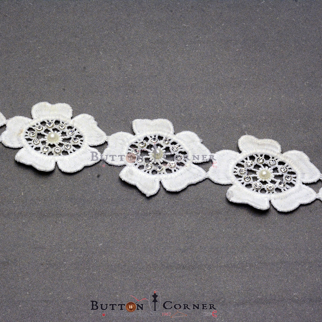 Flower Shape Shuttle Lace With Stone