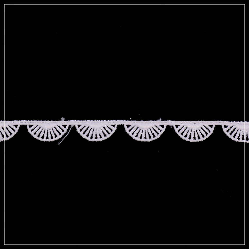 One Side Border Shuttle Lace