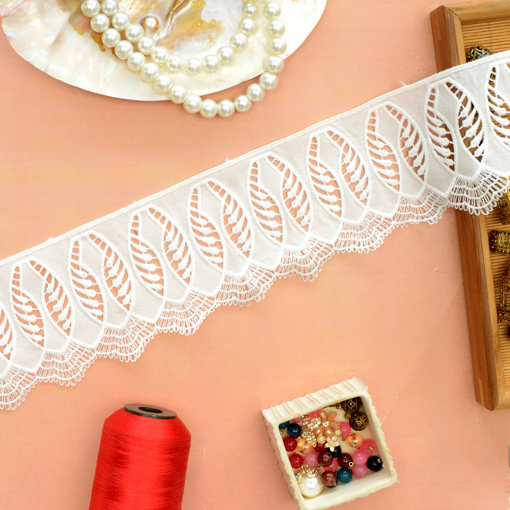 One Side Border Shuttle Lace