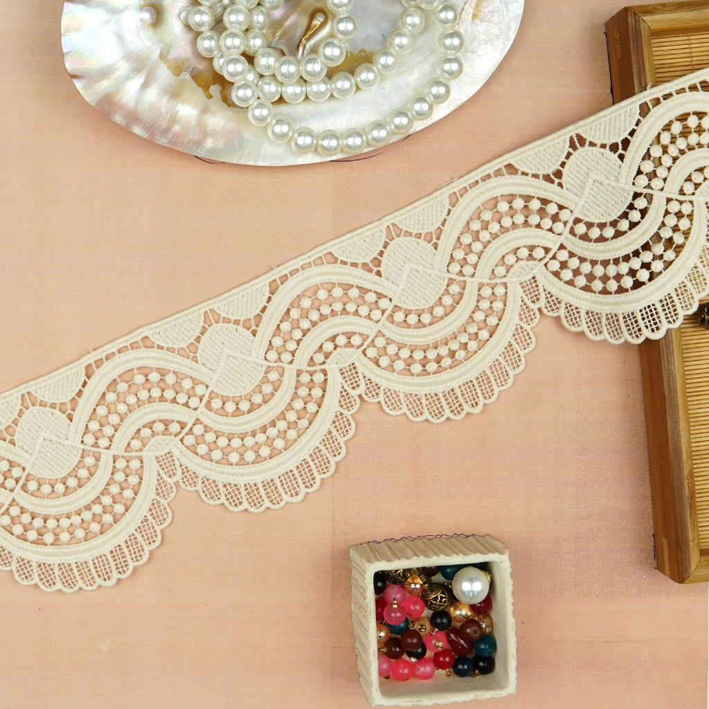 One Side Border Shuttle Lace