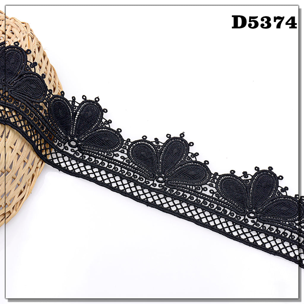 One Side Border Shuttle Lace