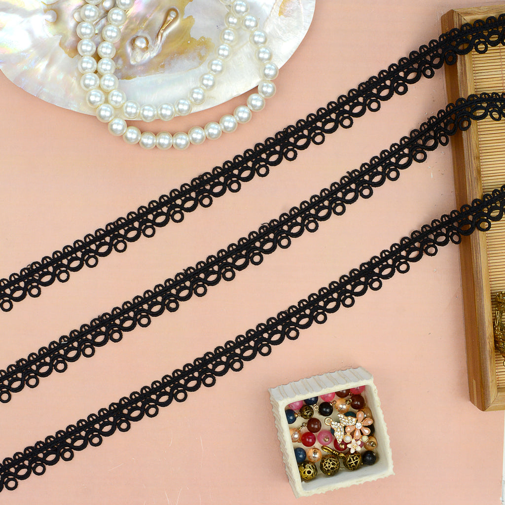 One Side Border Shuttle Lace