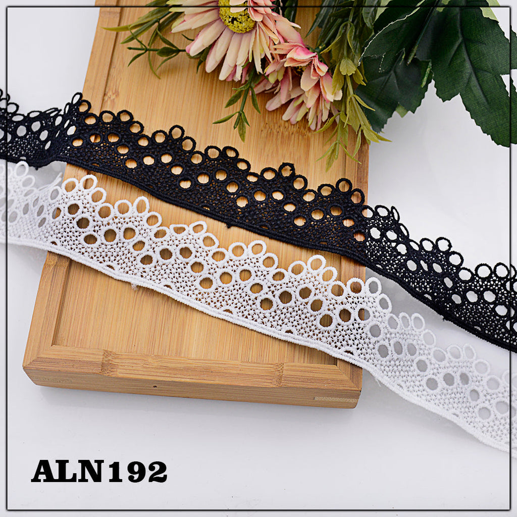 One Side Border Shuttle Lace