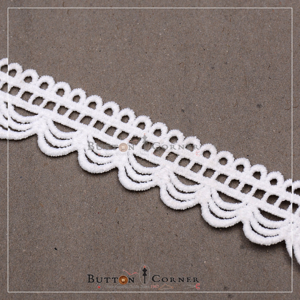 One Side Border Shuttle Lace