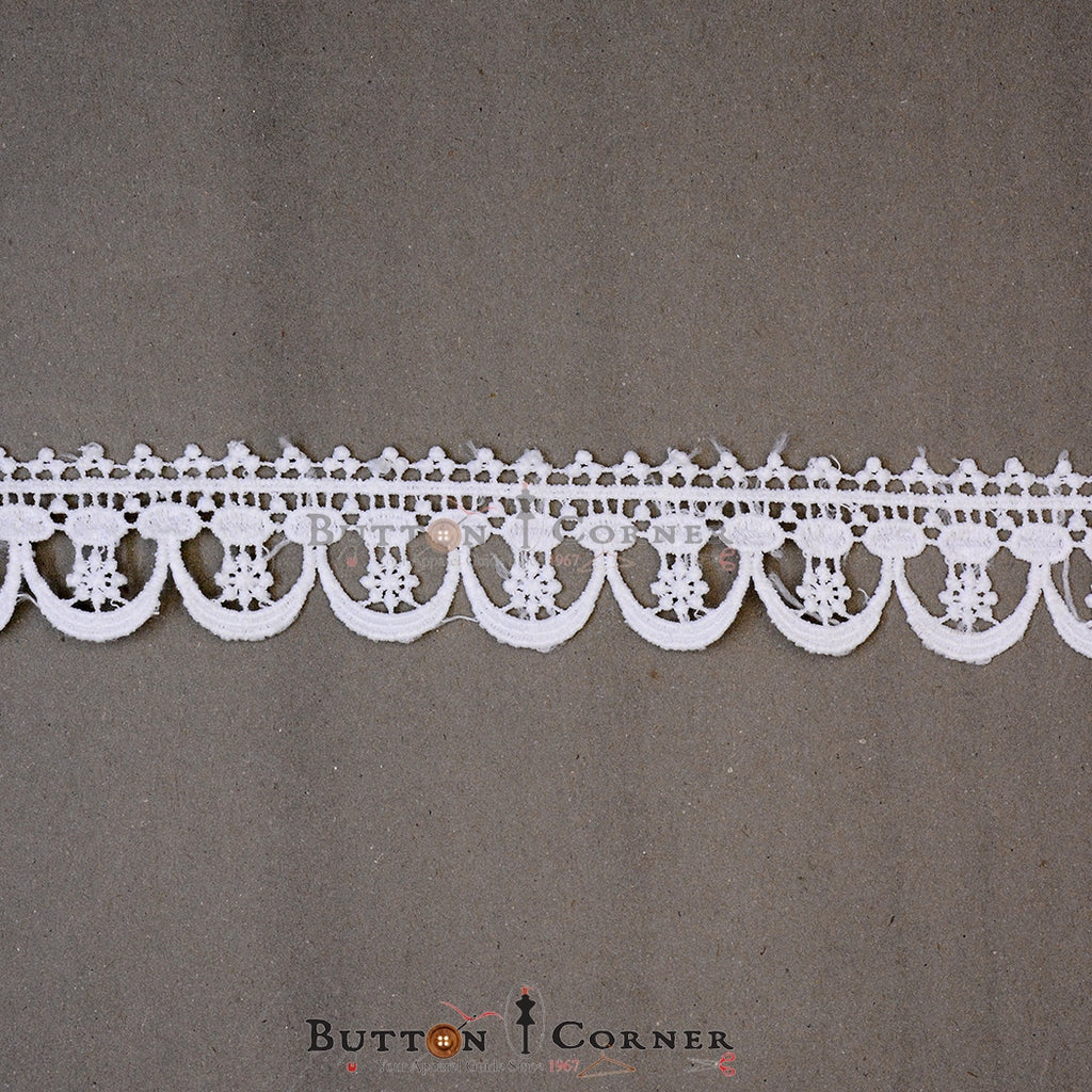 One Side Border Shuttle Lace
