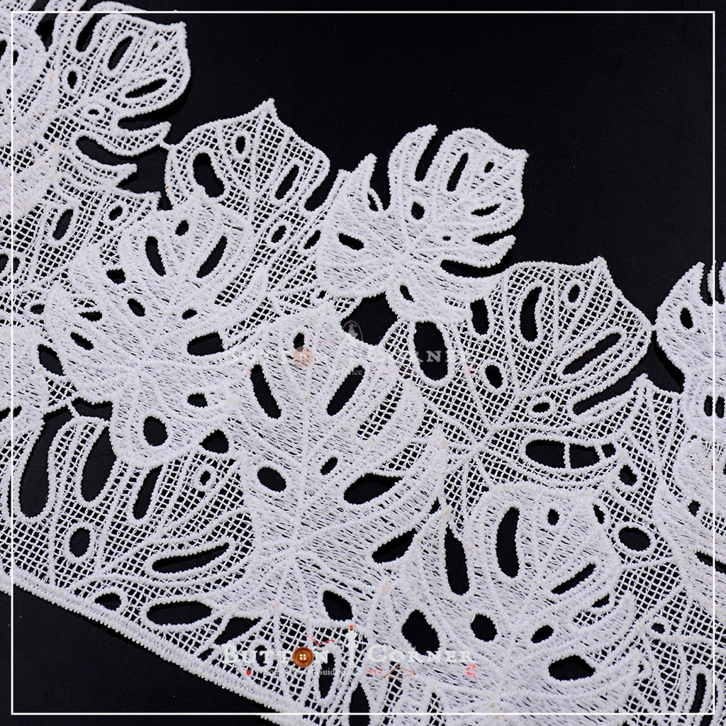 One Side Border Shuttle Lace