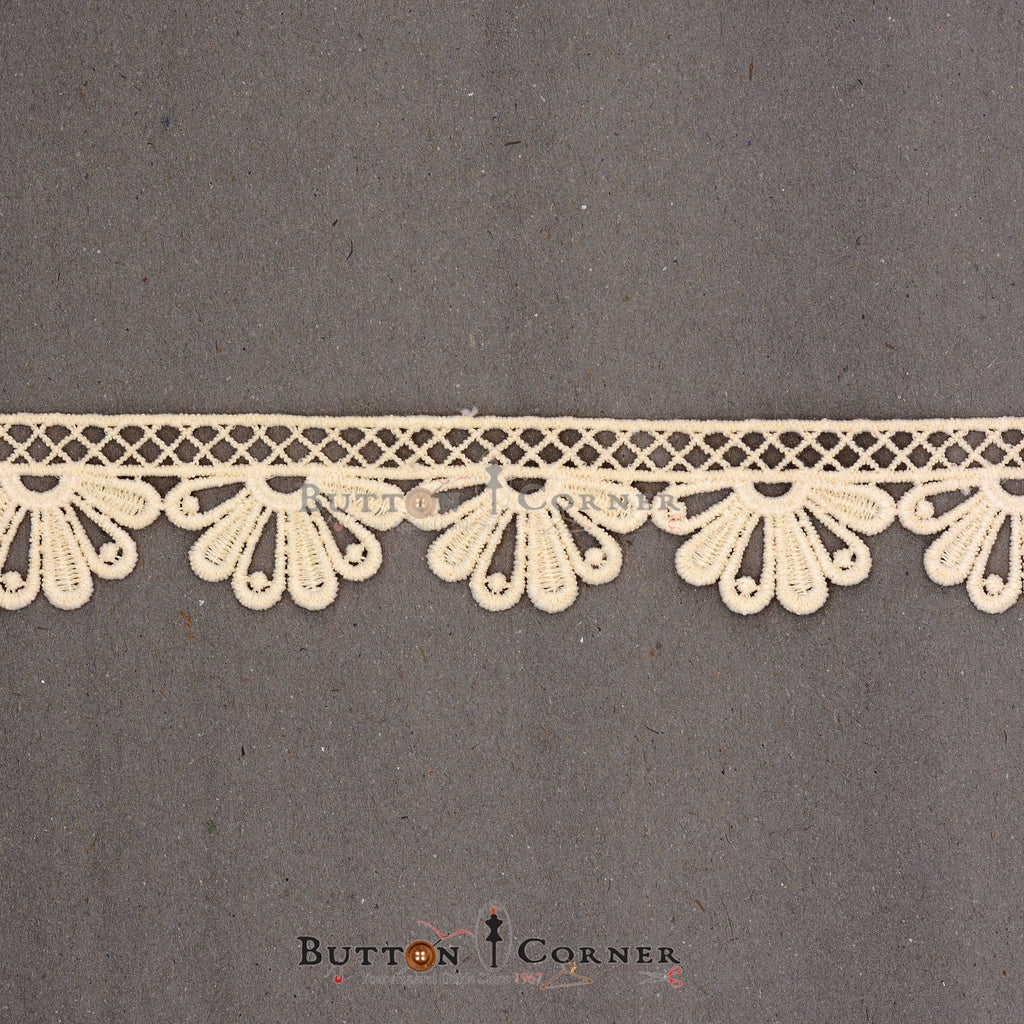 One Side Border Shuttle Lace