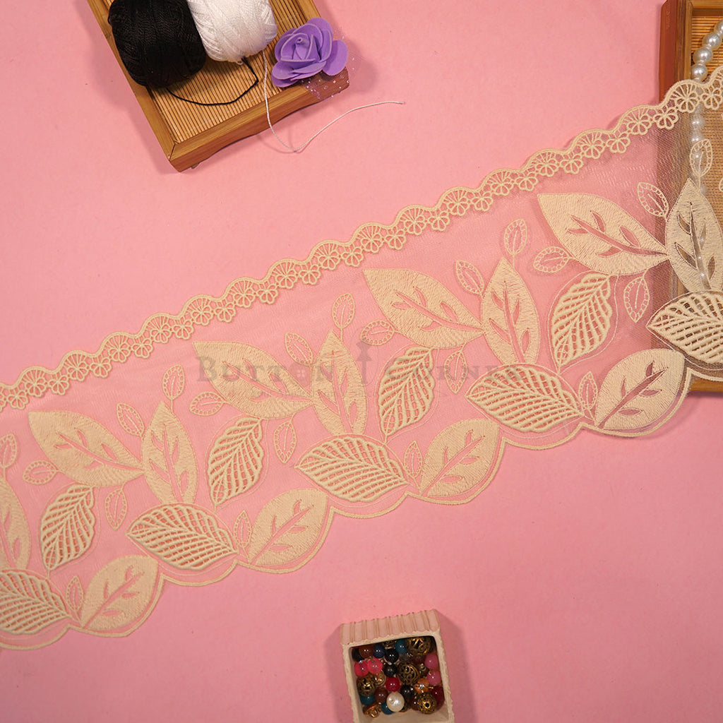One Side Border Shuttle Lace