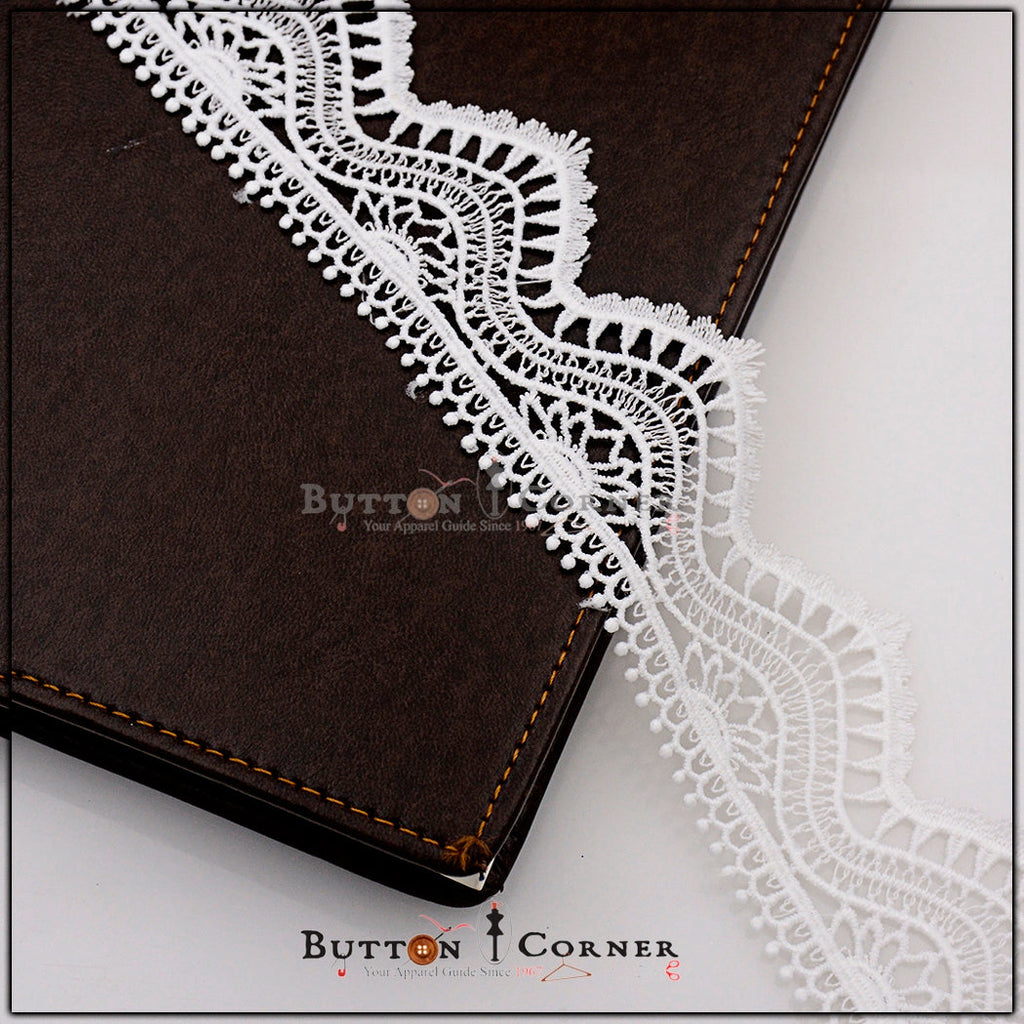 One Side Border Shuttle Lace