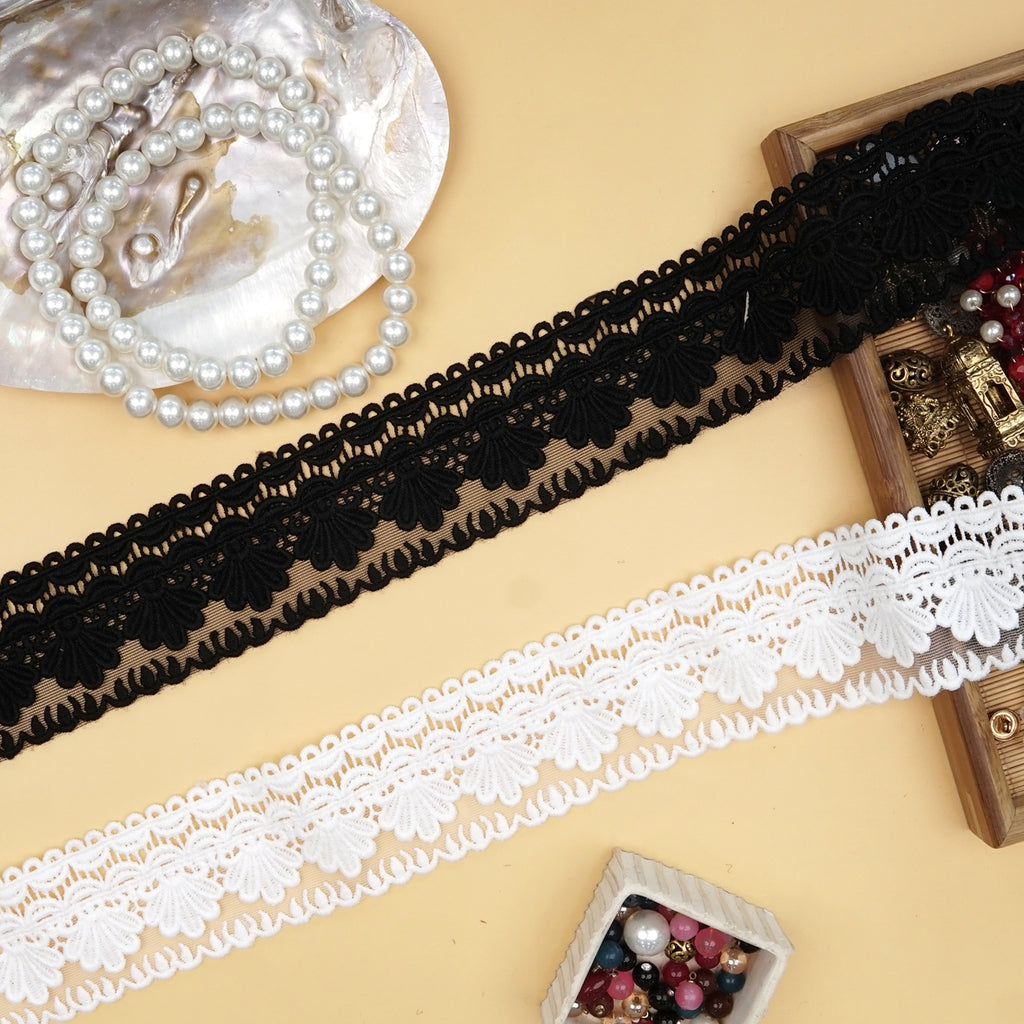 One Side Border Shuttle Net Lace