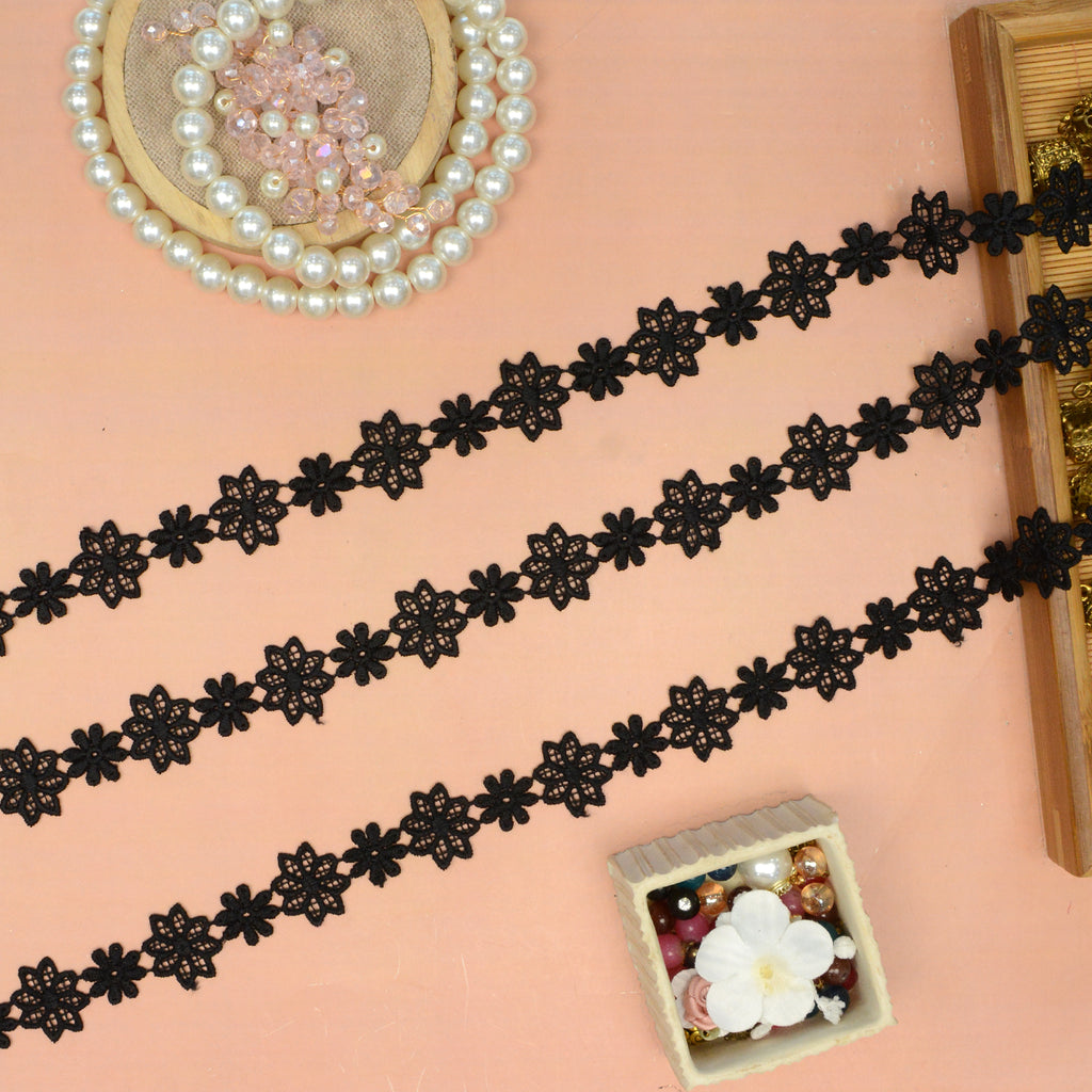 Applique Shuttle Lace