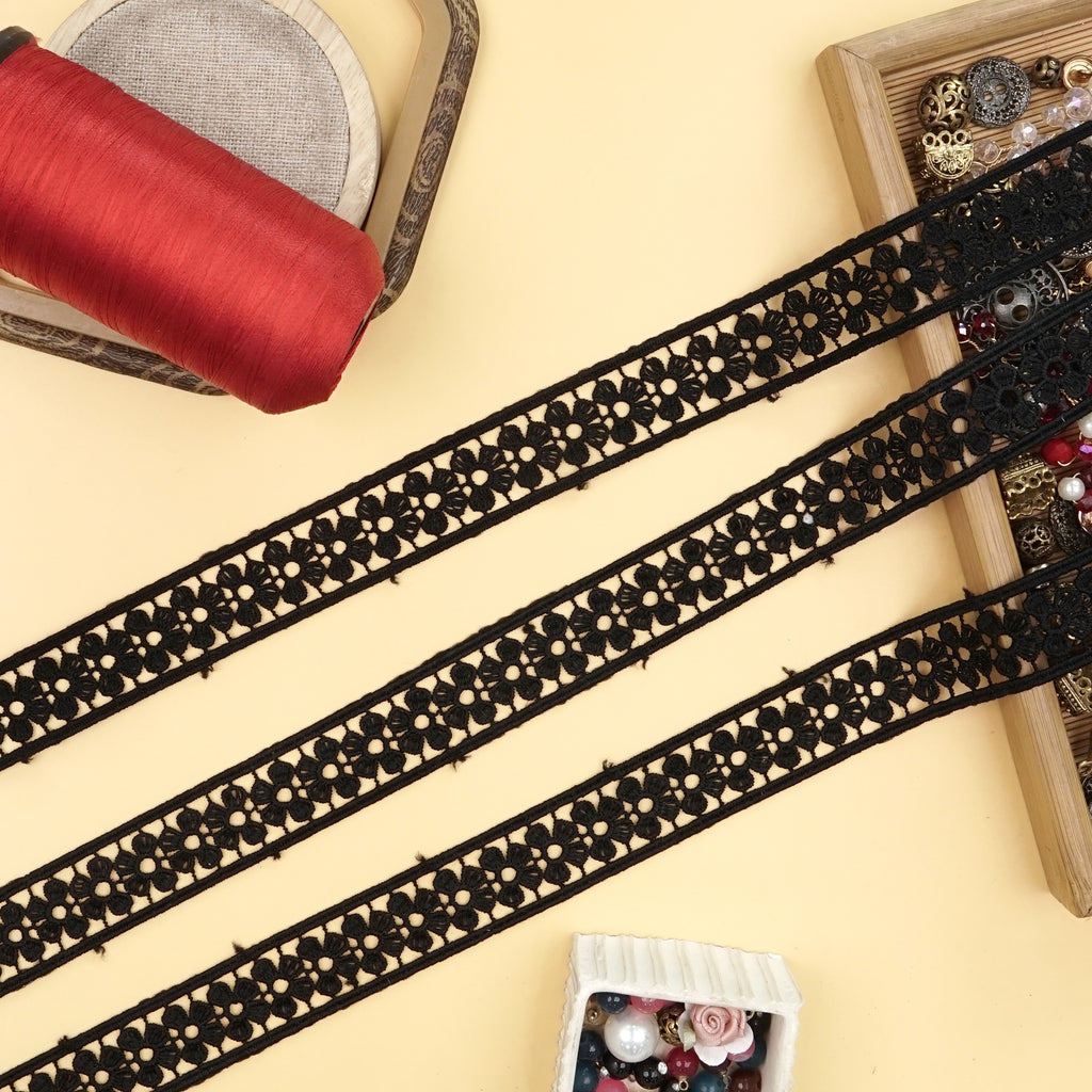 Double Side Border Shuttle Lace