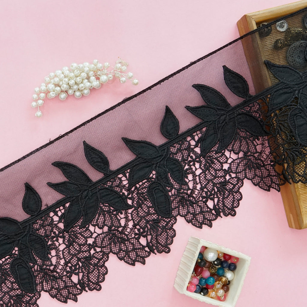 One Side Border Shuttle Net Lace