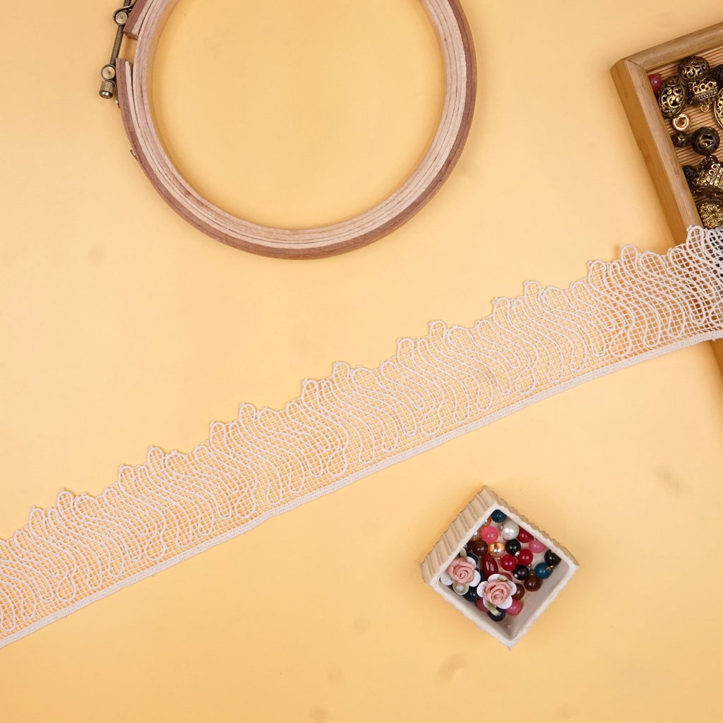 One Side Border Shuttle Lace