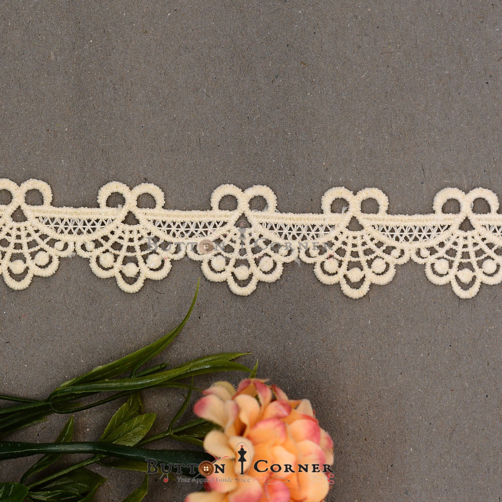 One Side Border Shuttle Lace
