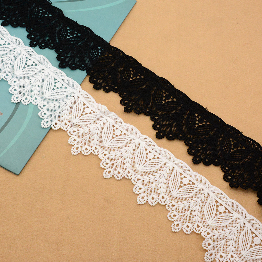 One Side Border Shuttle Lace