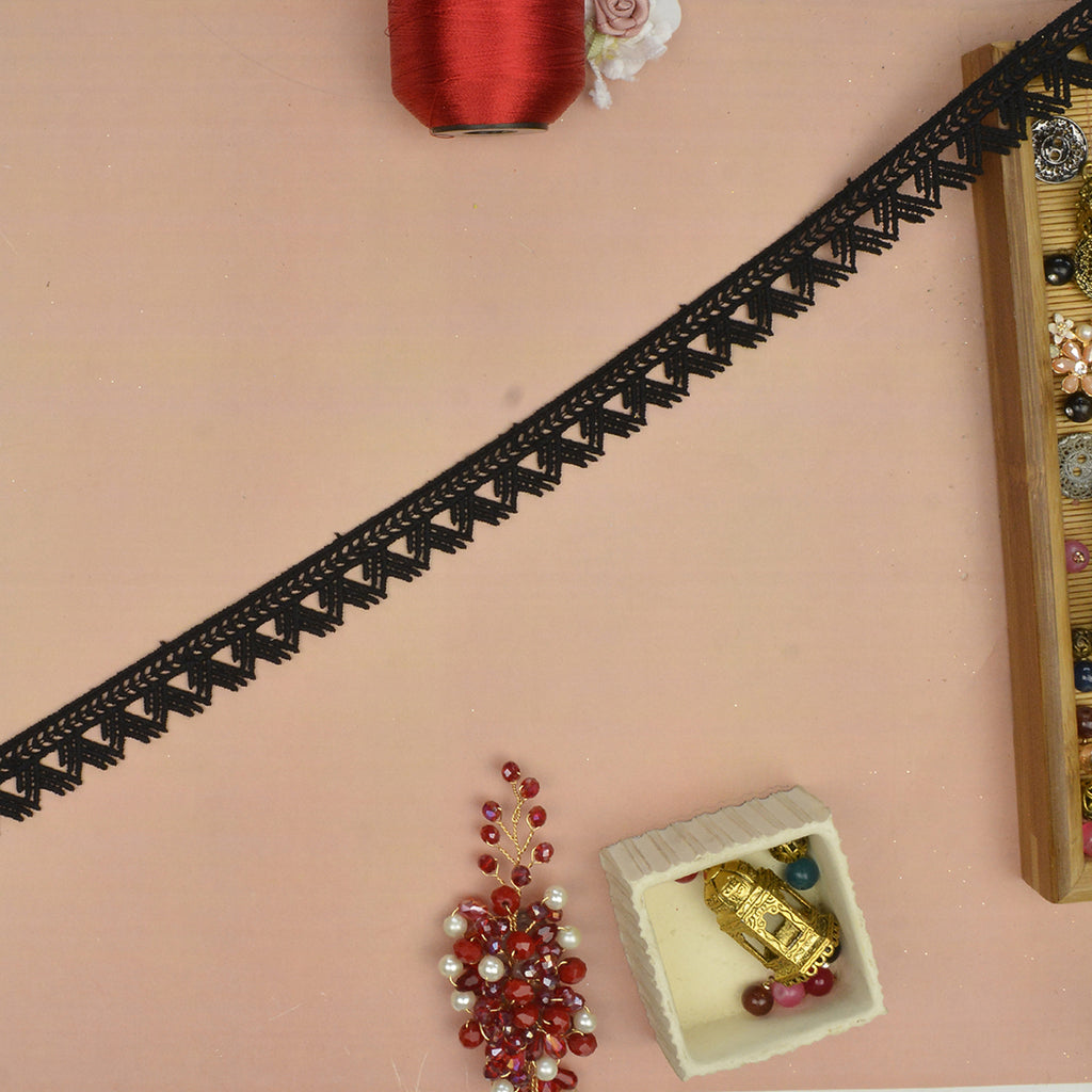 One Side Border Shuttle Lace
