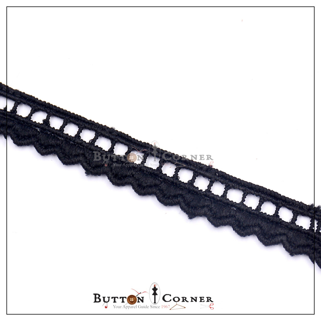 One Side Border Shuttle Lace