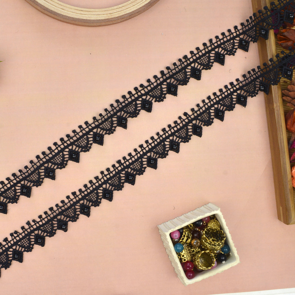 One Side Border Lace With Pearl