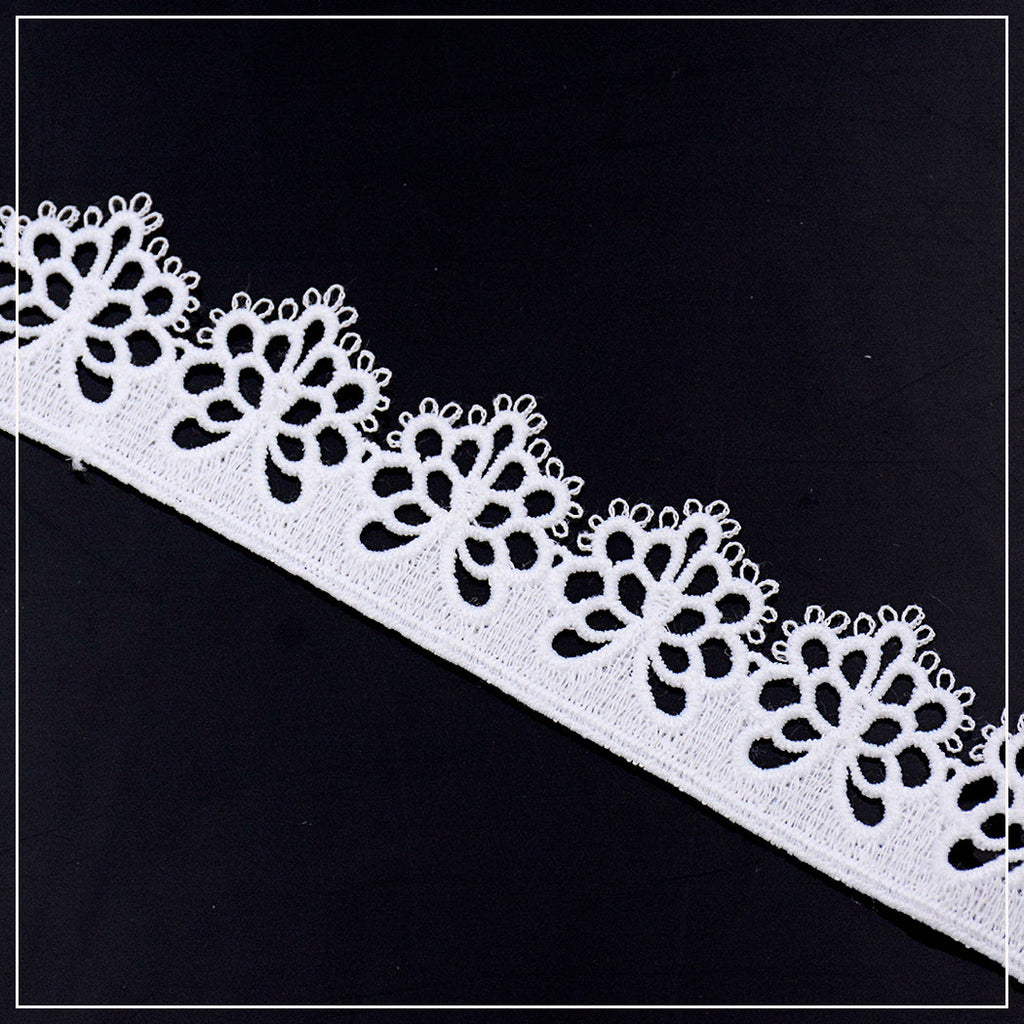 One Side Border Shuttle Lace