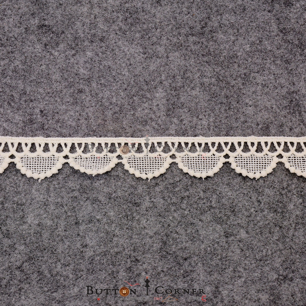 One Side Border Shuttle Lace