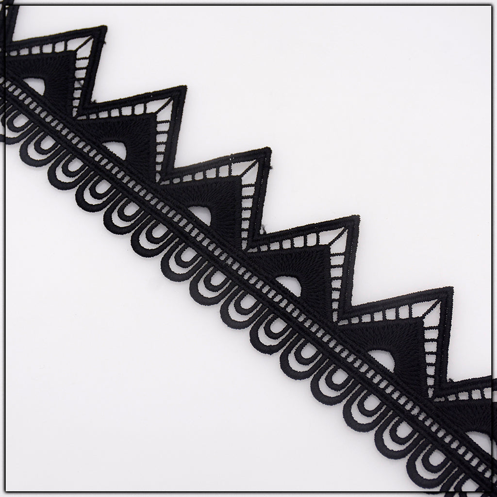 One Side Border Shuttle Lace