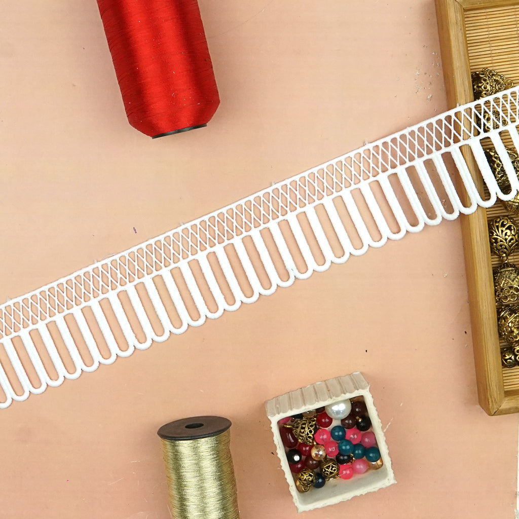 One Side Border Shuttle Lace