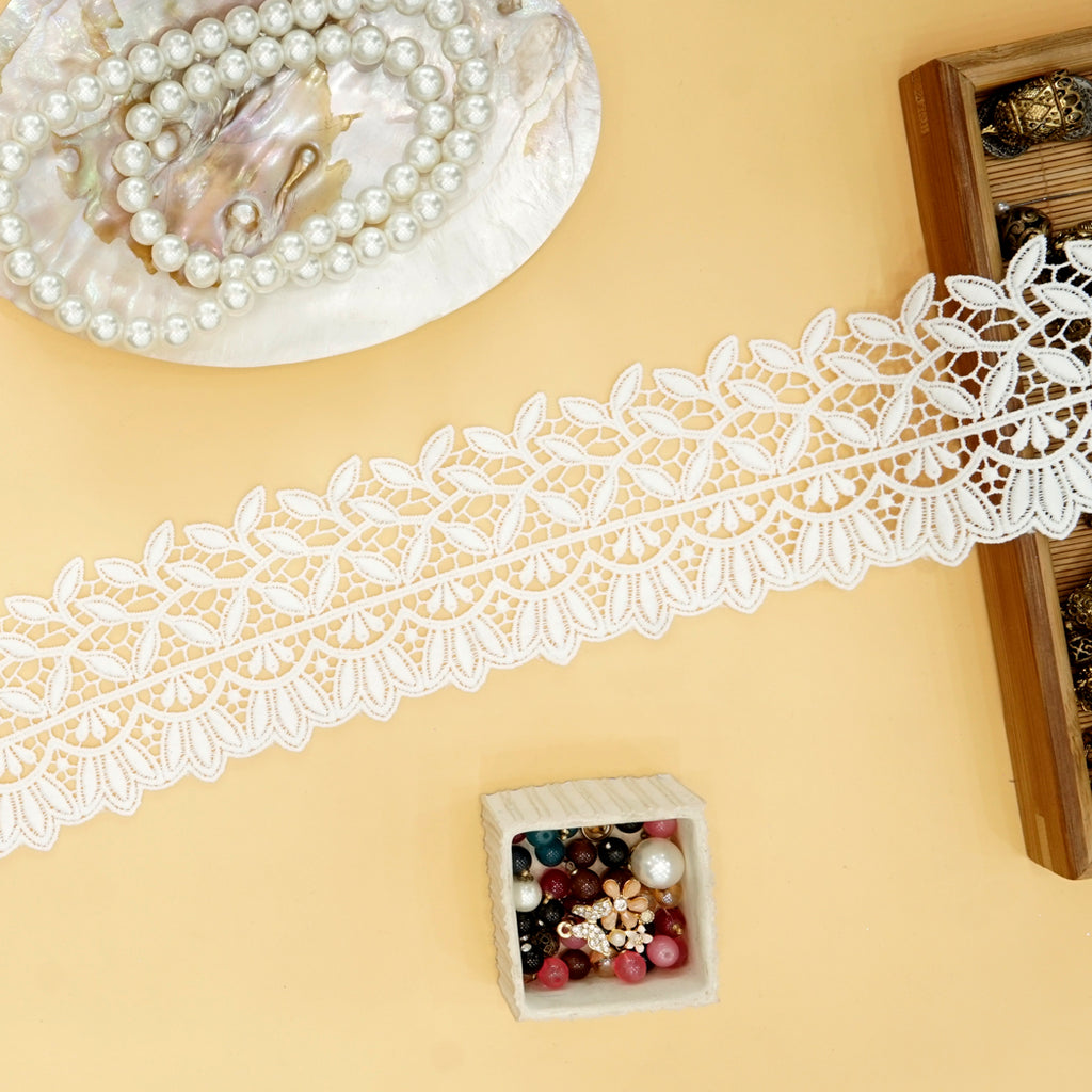 Applique Shuttle Lace
