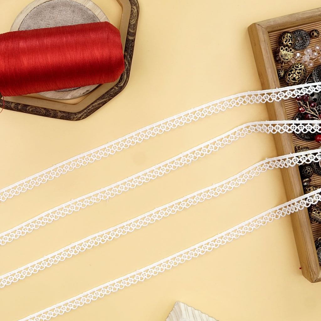 One Side Border Shuttle Lace